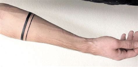 significado de dos lineas en el brazo|Significado del tatuaje de dos líneas